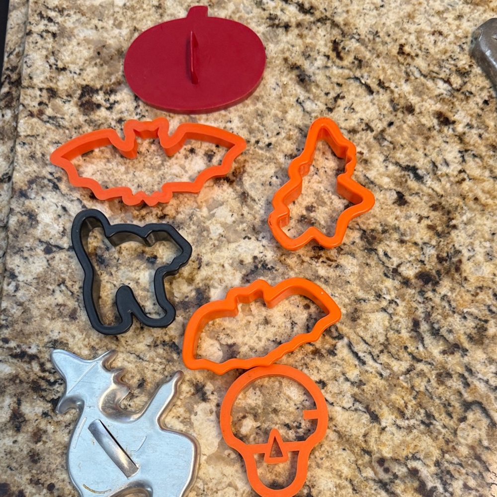 Source Unknown Halloween Cookie Cutters - Red, Orange, Black, Silver
